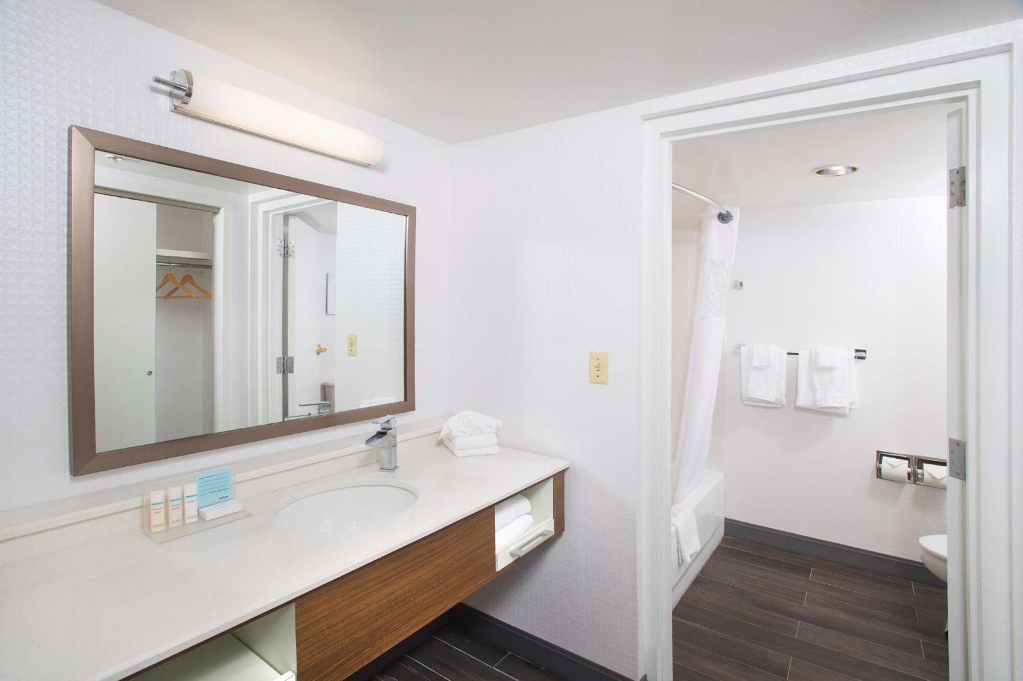 Hampton Inn & Suites Анаполис Екстериор снимка